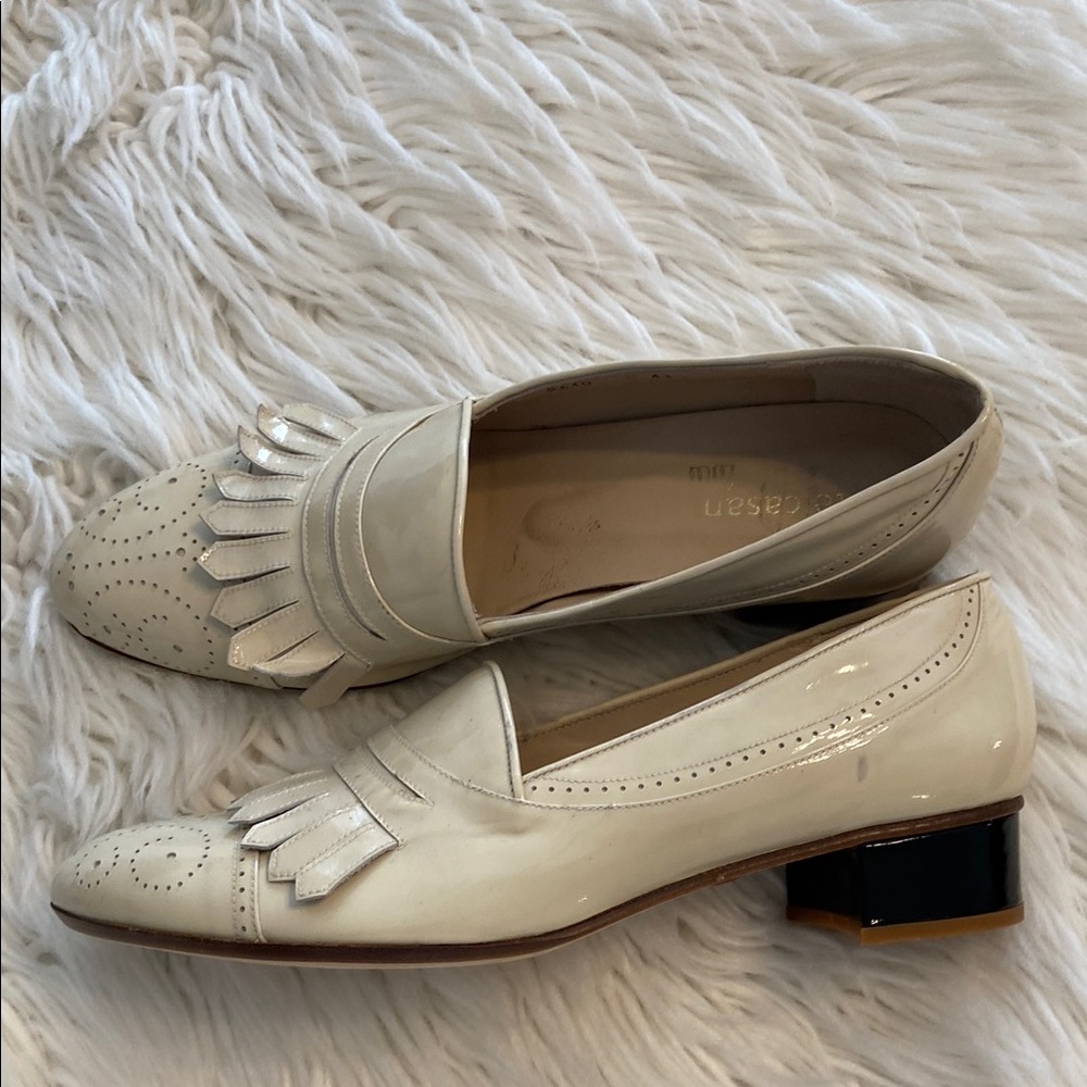 Te Casan Women's Cream Loafers size 41 Limited 100 NY Edition excellent cond